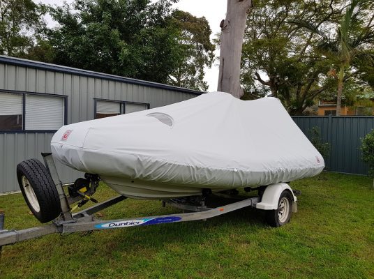 Fitted boat cover